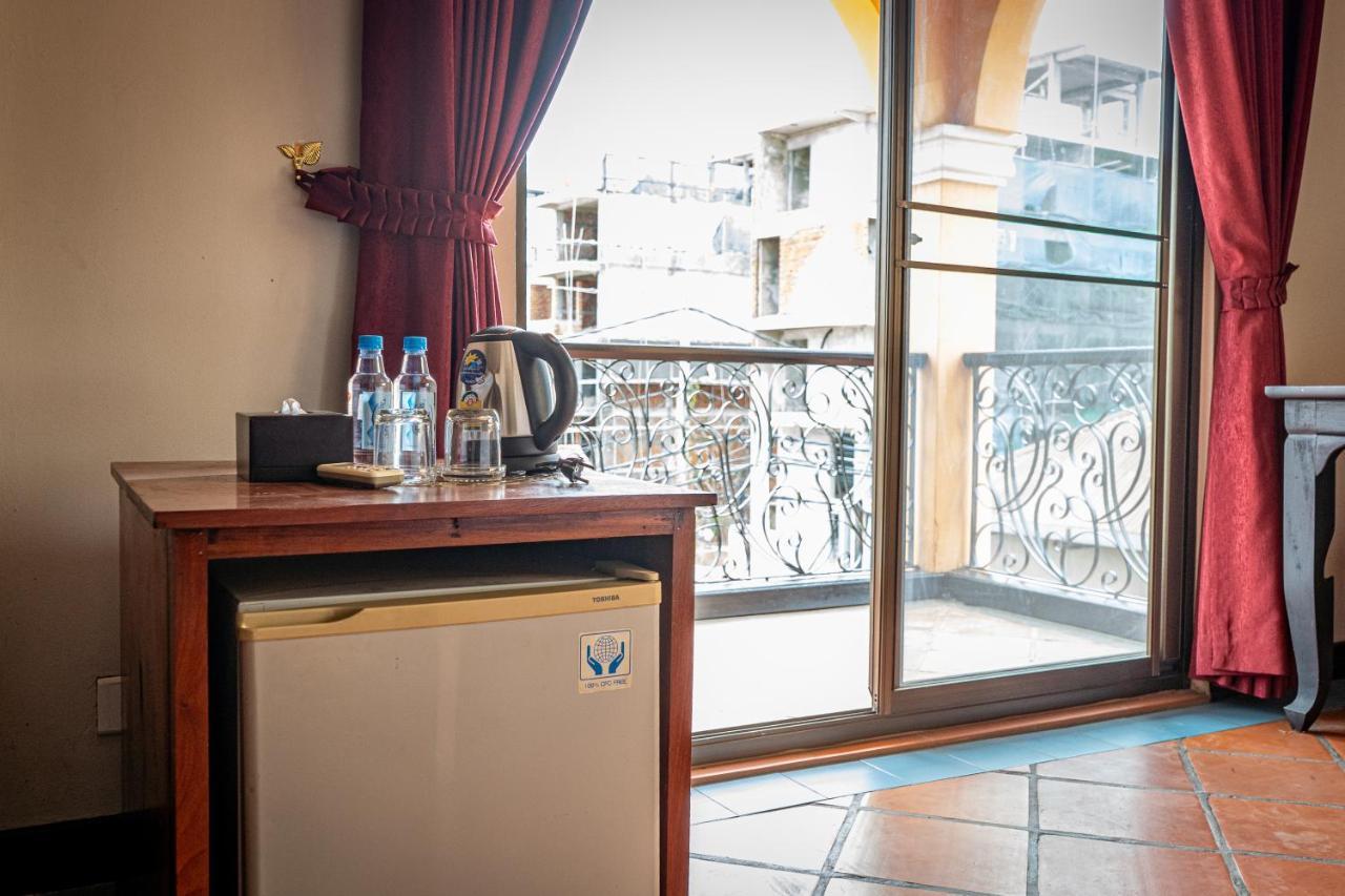 Den Hotel Totonou Сиемрип Экстерьер фото